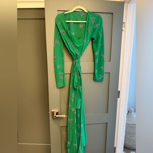 green dvf wrap dress - unique and beautiful print